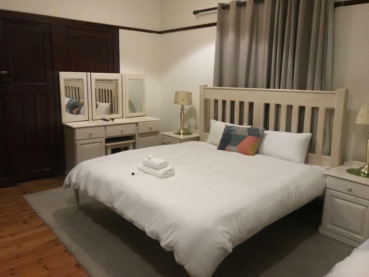Queenspark Lodge บลูมฟอนเทน ภายนอก รูปภาพ